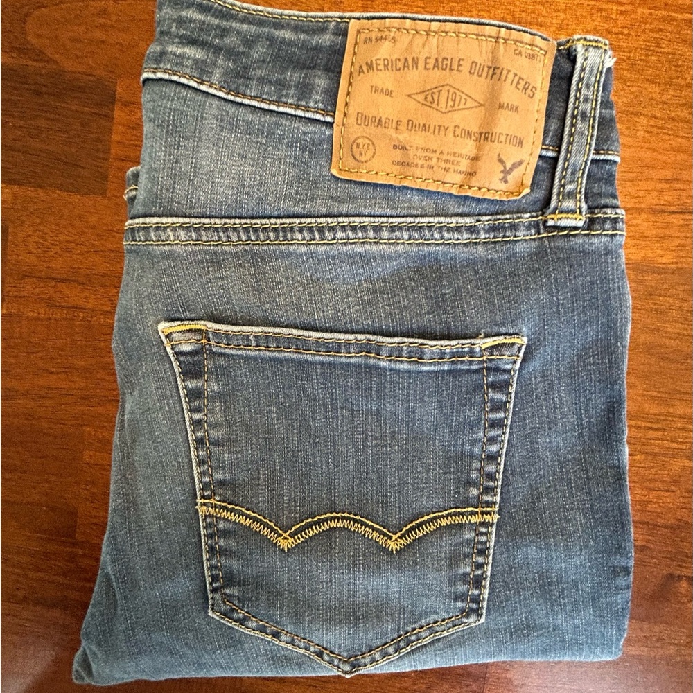Men’s American Eagle Outfitters Slim Straight Jeans.